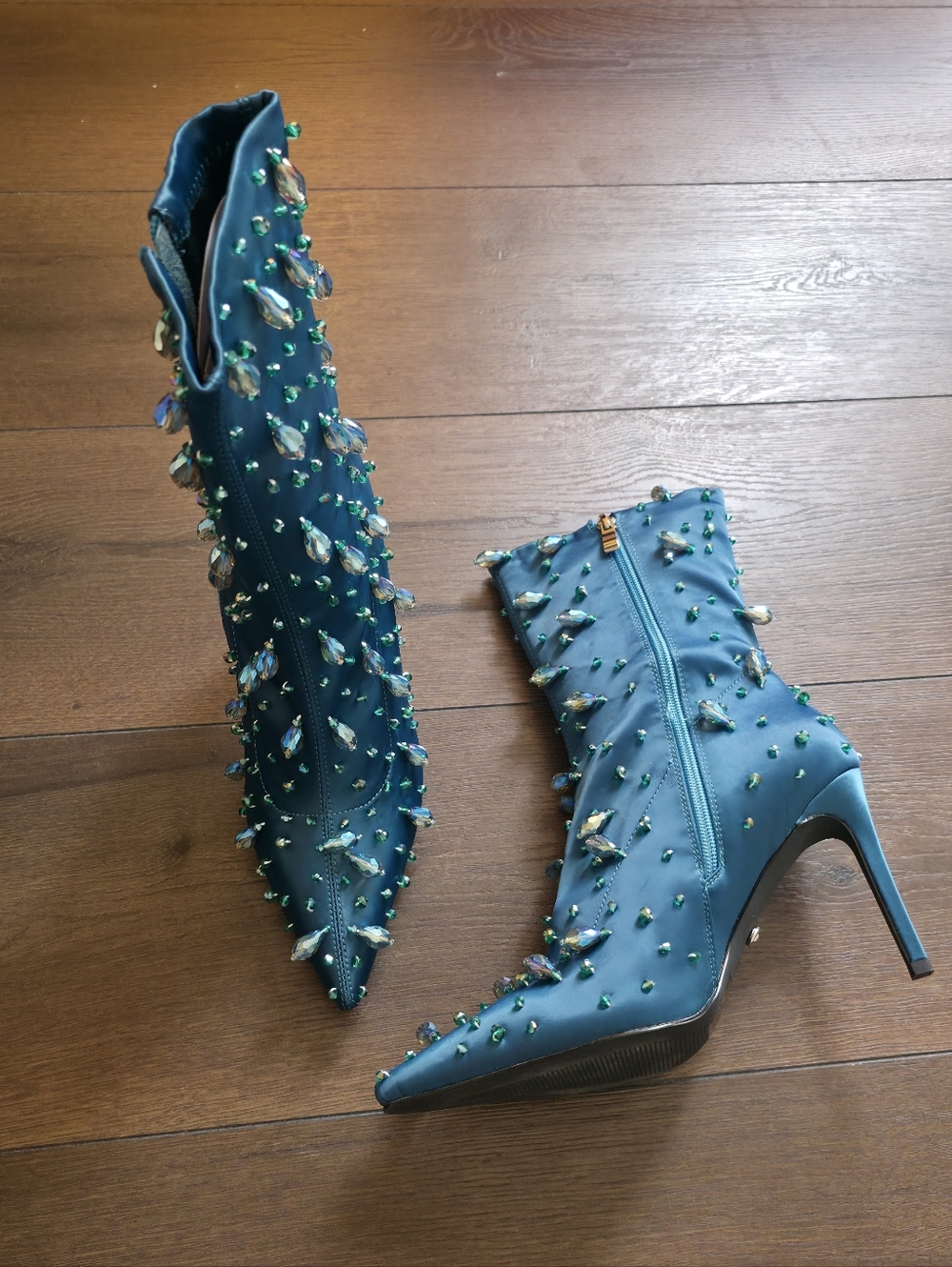 NWT Azalea Wang Teal Pointed-Toe Stiletto Booties with Green Crystal - Picture 3 of 5